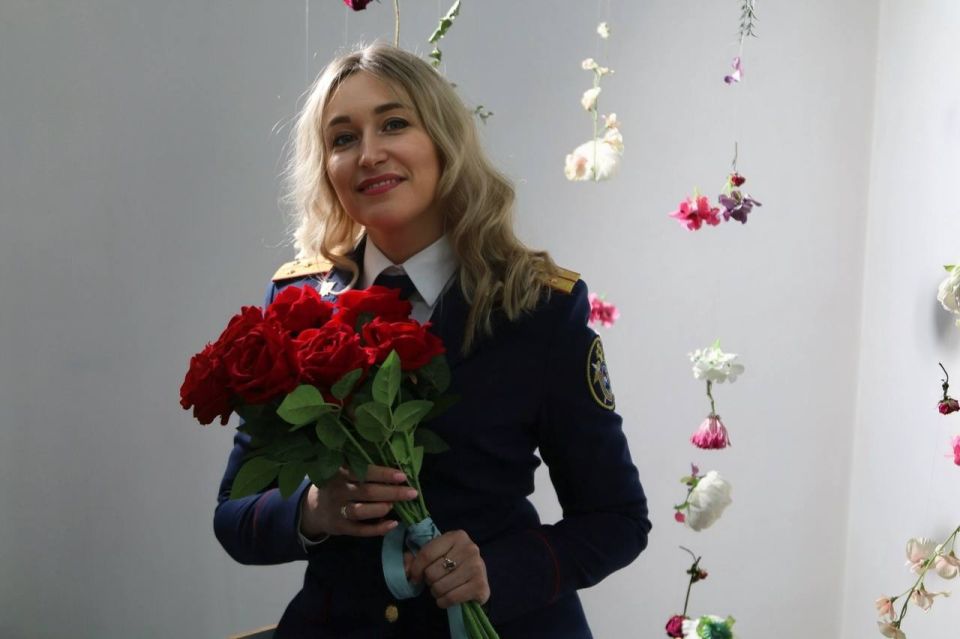 Следующая участница фотопроекта, посвященного Международному женскому дню, Критская Надежда Владимировна, помощник следователя Октябрьского межрайонного следственного отдела города Иваново