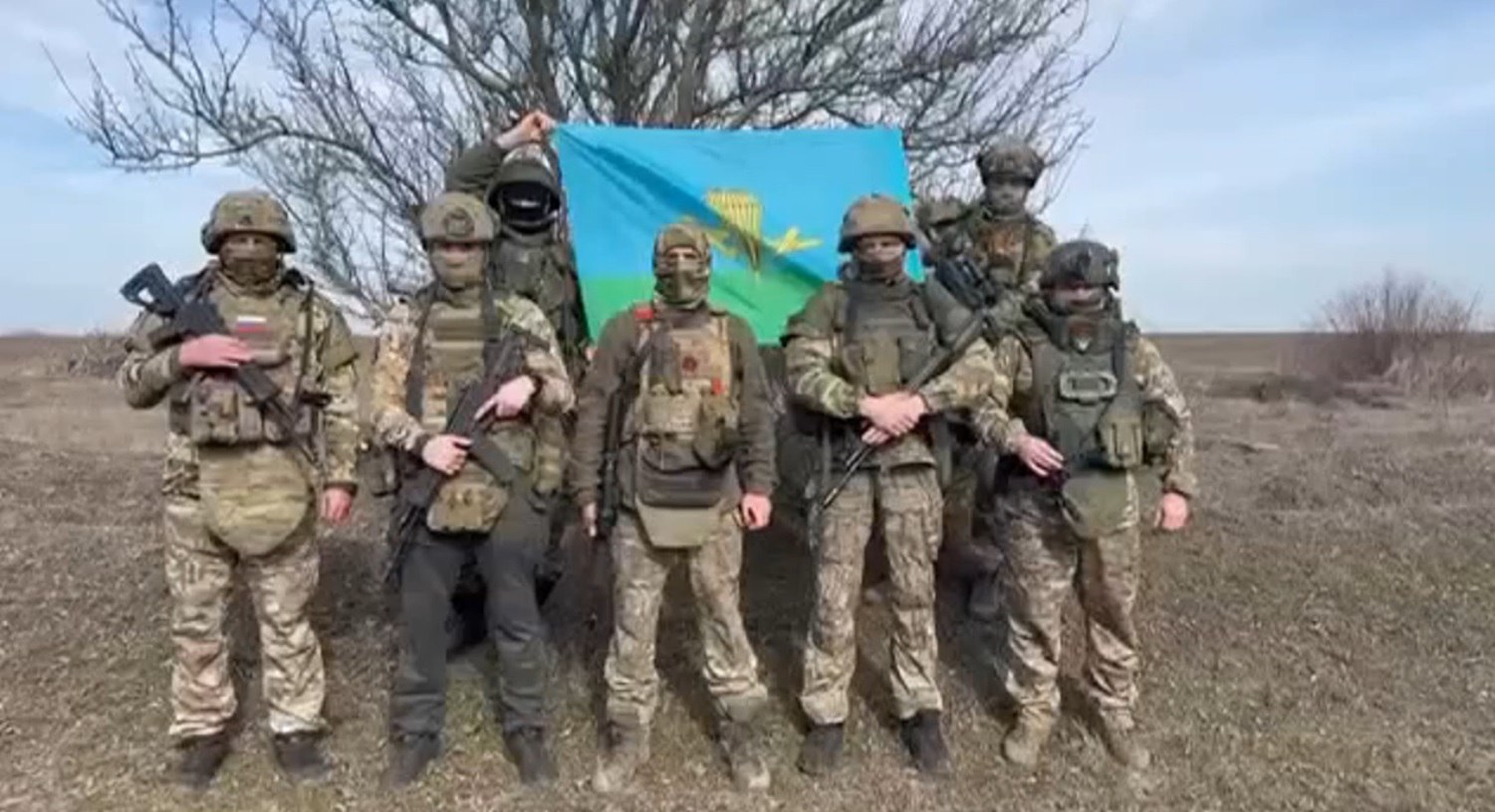 Бойцы 98-й дивизии ВДВ поздравили женщин Ивановской области с 8-м Марта