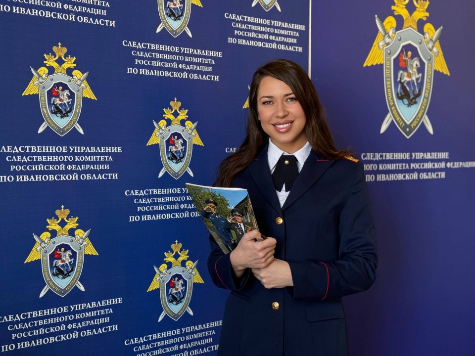 Завершает наш фотопроект, посвященный Международному женскому дню, Вейсман Юлия Руслановна - старший помощник руководителя (по информационному взаимодействию с общественностью и СМИ) следственного управления Следственного...