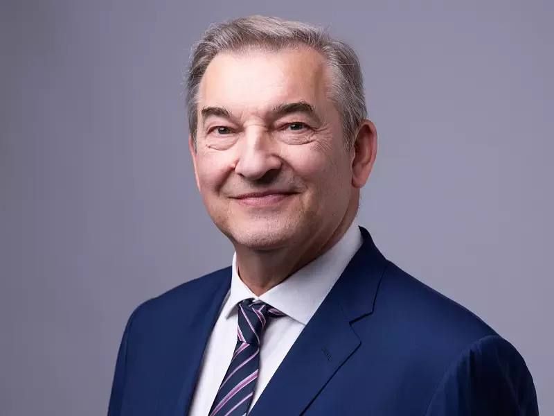 Комитет Государственной Думы по физической культуре и спорту поздравляет члена нашего комитета Владислава Александровича Третьяка с переизбранием на пост президента Федерации хоккея России!
