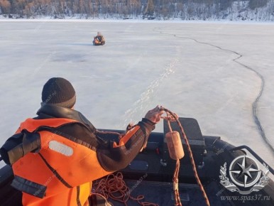 Двое мужчин провалились под лёд в Ивановской области