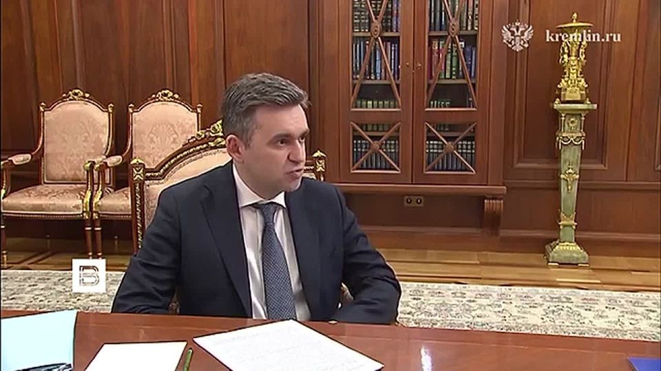 Владимир Путин принял с докладом губернатора Ивановской области Станислава Воскресенского, сообщили в пресс-службе Кремля