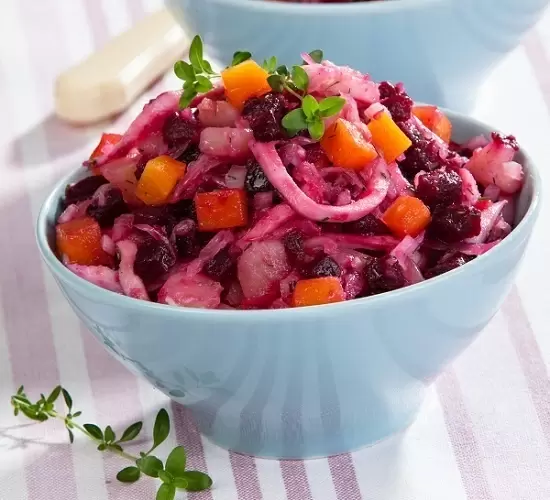 Необычный винегрет с кальмарами в мультиварке: попробуйте новинку