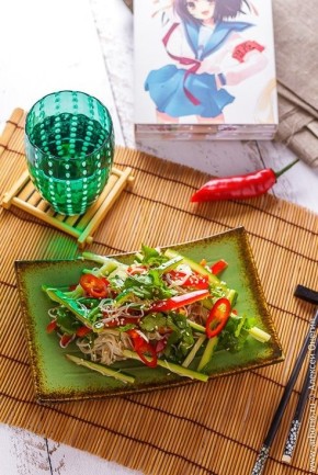 Салат с фунчозой: восторг для вашего стола