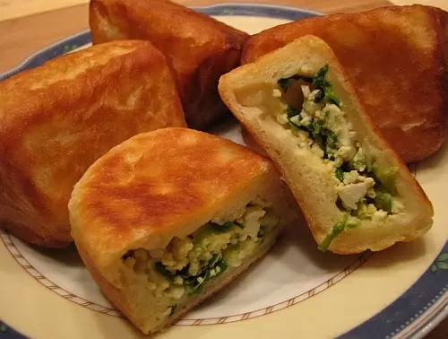 Нежные пирожки с картофельным тестом и зелёным луком: вкус, который покоряет
