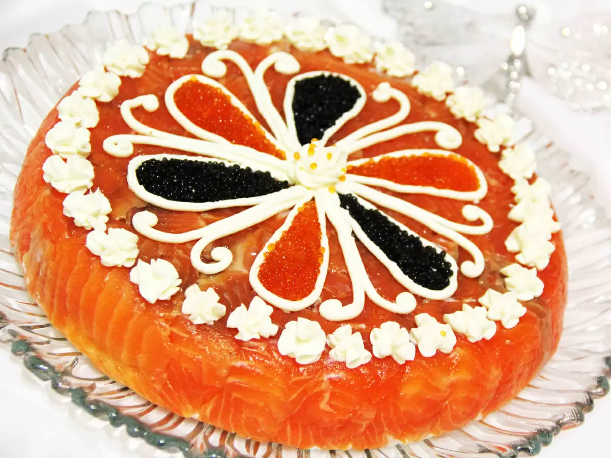 Новый год на столе: рыбный торт, который удивит всех