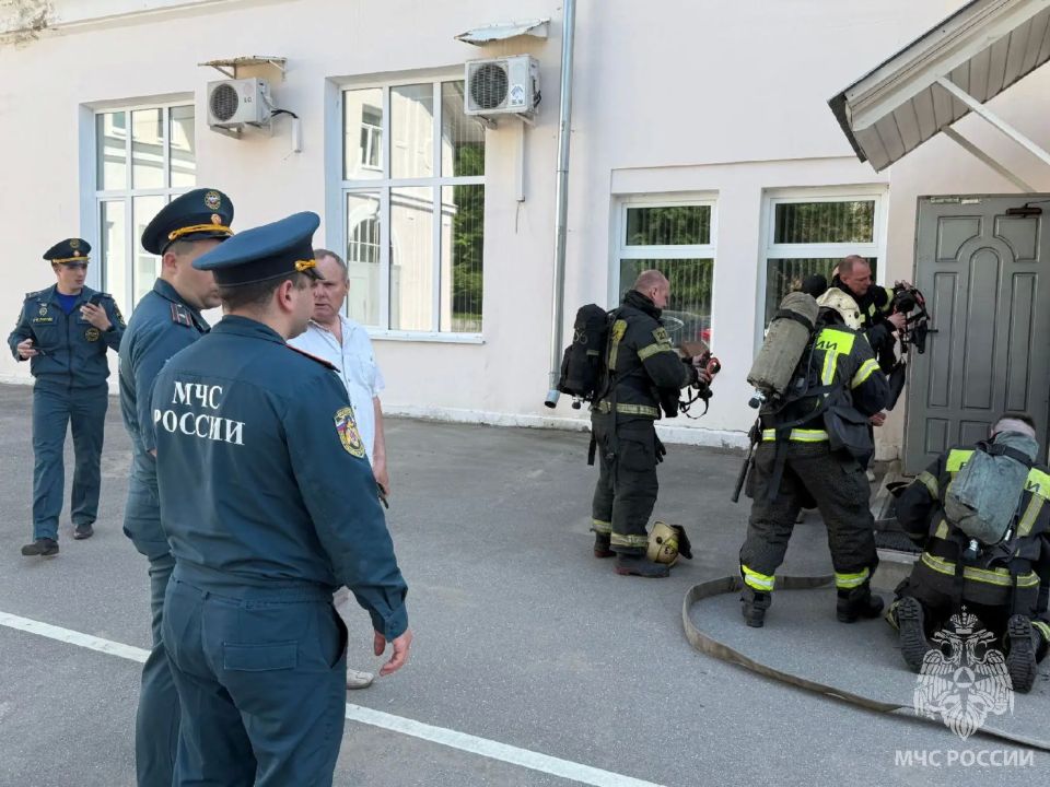 В Иванове отработали действия при пожаре и провели профилактическую беседу В Иванове отработали действия при пожаре и провели профилактическую беседу