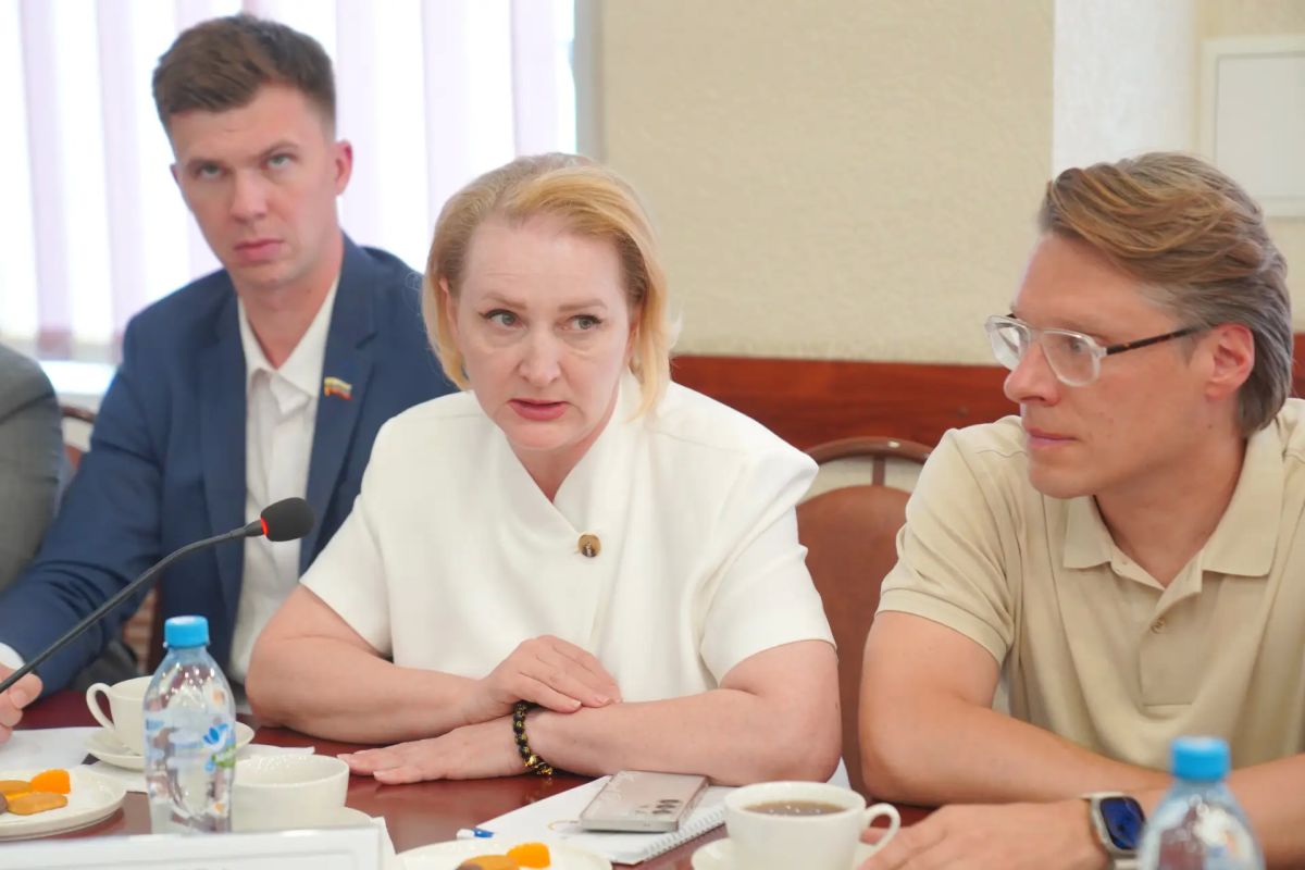 Станислав Воскресенский в завершение рабочей поездки по Иванову обсудил с депутатами и главой города острые вопросы развития облцентра и ключевые решения на перспективу Станислав Воскресенский в завершение рабочей поездки по Иванову обсудил с депутатами и главой города острые вопросы развития облцентра и ключевые решения на перспективу
