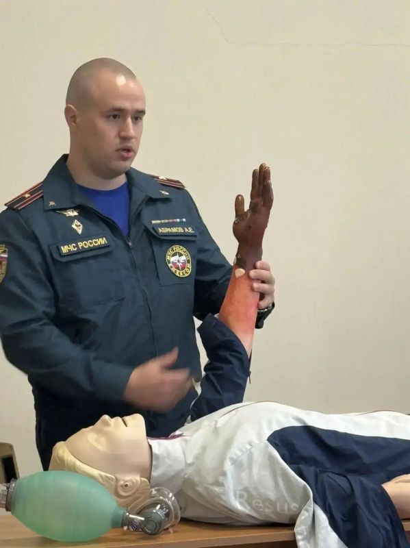 В специализированной пожарно-спасательной части города Иваново прошла познавательная экскурсия для воспитанников детского центра «Супер детки» В специализированной пожарно-спасательной части города Иваново прошла познавательная экскурсия для воспитанников детского центра «Супер детки»