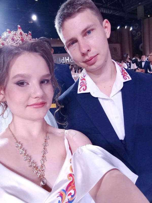 Молодожёны из Ивановской области связали себя узами брака на Всероссийском свадебном фестивале Молодожёны из Ивановской области связали себя узами брака на Всероссийском свадебном фестивале