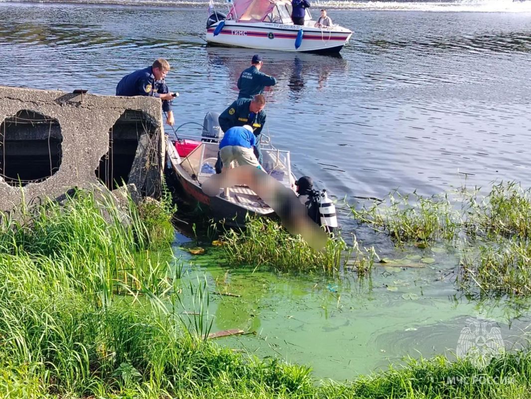 Происшествие на воде. Сегодня днем в ГУ МЧС России по Ивановской области поступило сообщение о происшествии в г. Кинешма на акватории реки Кинешемка Происшествие на воде. Сегодня днем в ГУ МЧС России по Ивановской области поступило сообщение о происшествии в г. Кинешма на акватории реки Кинешемка