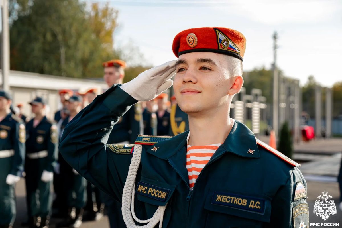 Курсанты первого курса Ивановской пожарно-спасательной академии ГПС МЧС России приняли присягу, смотри фоторепортаж Курсанты первого курса Ивановской пожарно-спасательной академии ГПС МЧС России приняли присягу, смотри фоторепортаж