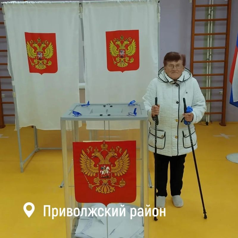 Голосует старшее поколение! Голосует старшее поколение!