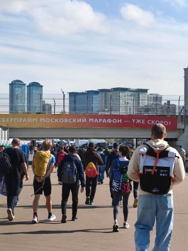 #МЧСзаЗОЖ. Гордимся коллегами 27 сентября на СберПрайм Московском марафоне на дистанции 42,2 км наш коллега — помощник начальника дежурной смены службы пожаротушения Главного управления МЧС России по Ивановской области... #МЧСзаЗОЖ. Гордимся коллегами 27 сентября на СберПрайм Московском марафоне на дистанции 42,2 км наш коллега — помощник начальника дежурной смены службы пожаротушения Главного управления МЧС России по Ивановской области...
