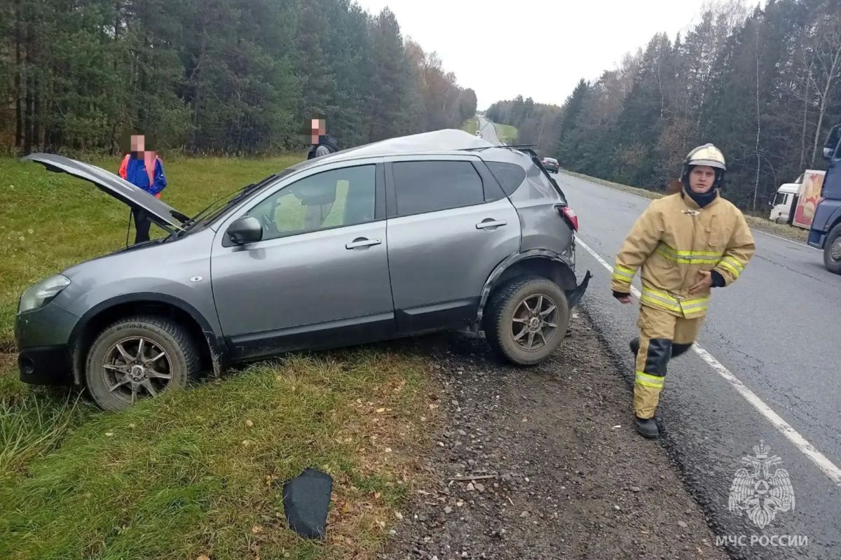 ДТП. В 13:02 поступило сообщение о дорожно- транспортном происшествии около д. Увальево Лежневского района ДТП. В 13:02 поступило сообщение о дорожно- транспортном происшествии около д. Увальево Лежневского района