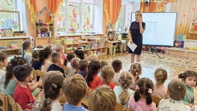 В Иванове госавтоинспекторы провели масштабный марафон «Дорожной грамотности» в детских садах В Иванове госавтоинспекторы провели масштабный марафон «Дорожной грамотности» в детских садах