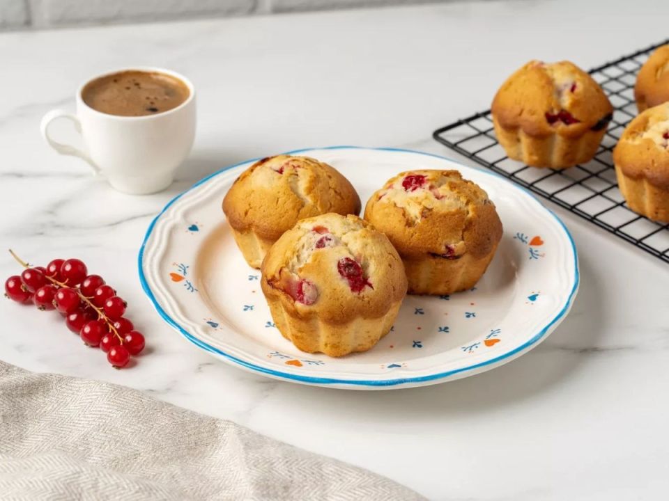 Вкусные маффины с красной смородиной: как создать сладкое искушение