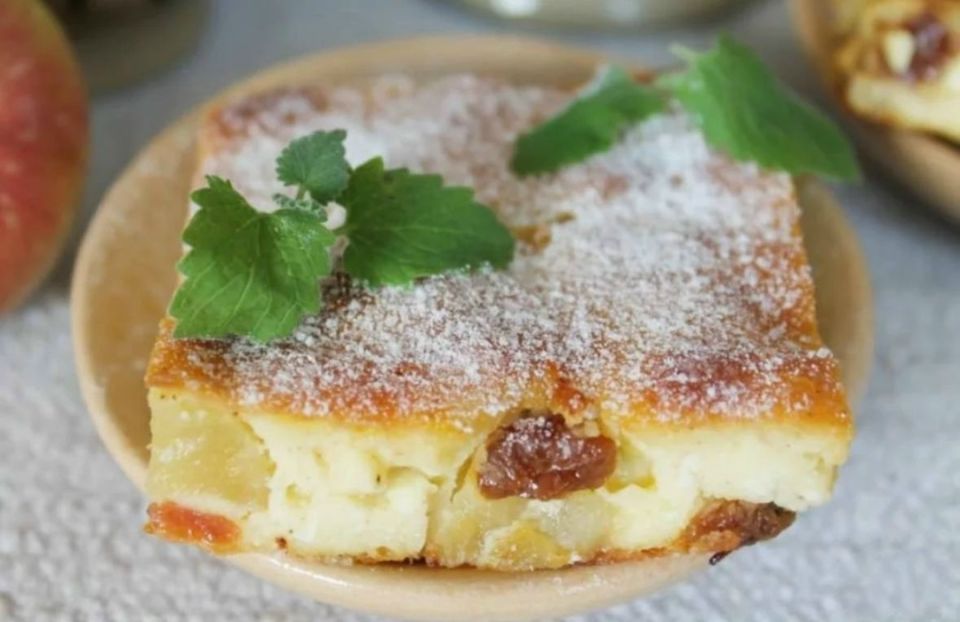 Творожная запеканка с яблоками: вкусный и полезный десерт