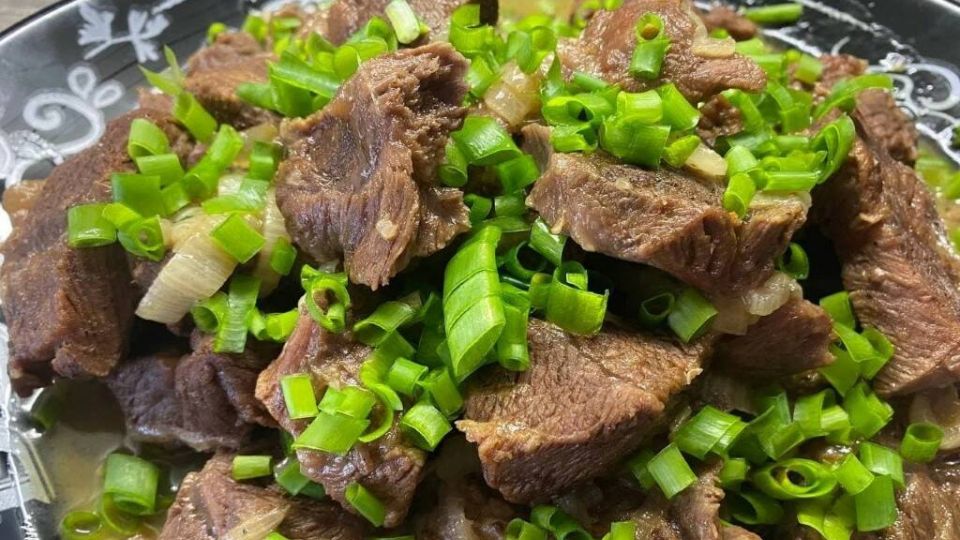 Самое жесткое мясо станет нежным как паштет: вот как готовили свинину кремлевские повара