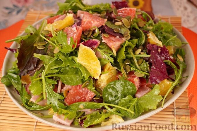 Гастрономические эксперименты: изысканные салаты, которые стоит попробовать в 2025