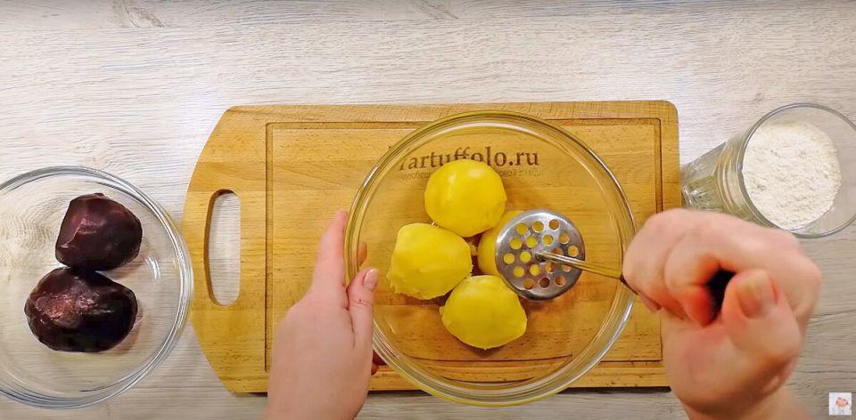 Быстрое и аппетитное овощное блюдо из картофеля и свеклы