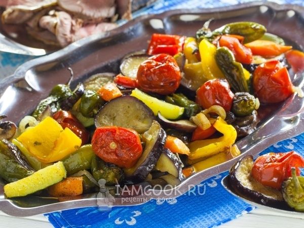 Вкусный летний гарнир: запеченные овощи с минимальным количество масла